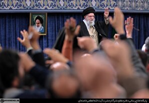 امروز کار اصلی دستگاه های تبلیغاتی و فرهنگی پاره کردن پرده توهم اقتدار دشمن است