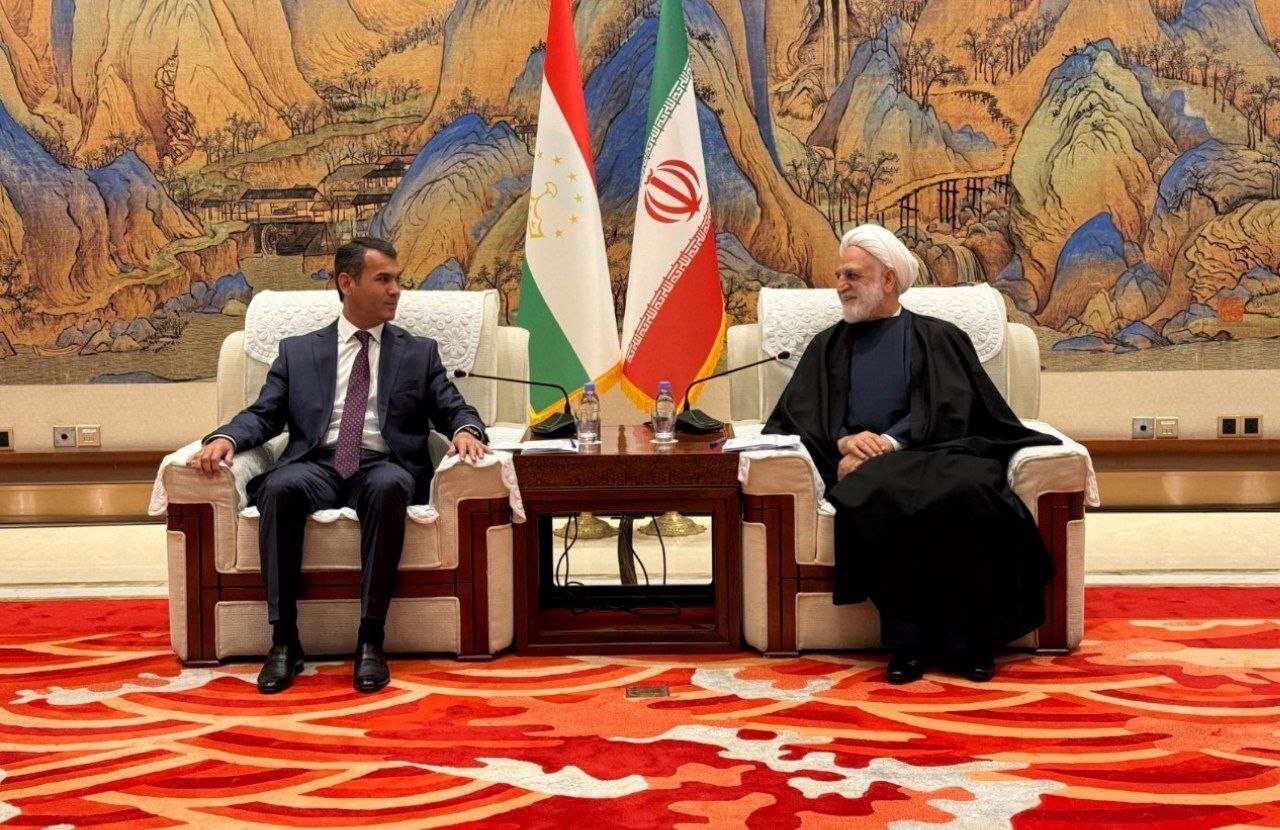 ایران و چین خواهان استقرار صلح و امنیت جهانی هستند